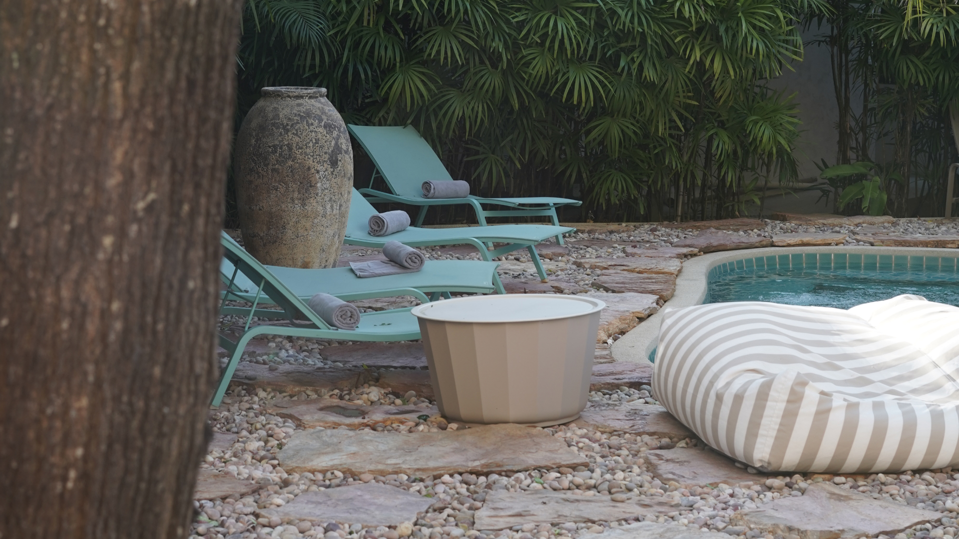 Maji Recovery Oasis outdoor relaxation terrace with contrast pools